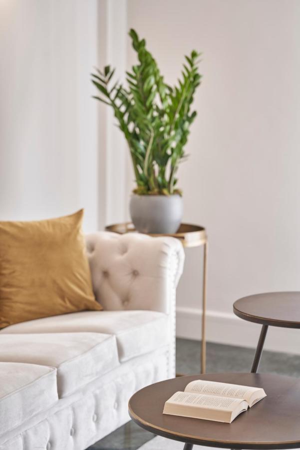 Chic N Bright 3Bd Apt With Hilton View 雅典 外观 照片