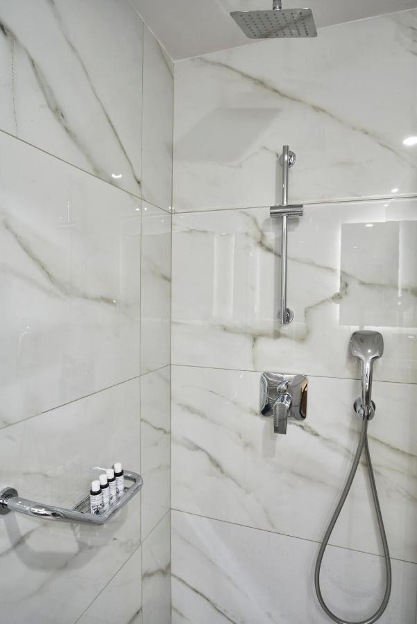 Chic N Bright 3Bd Apt With Hilton View 雅典 外观 照片